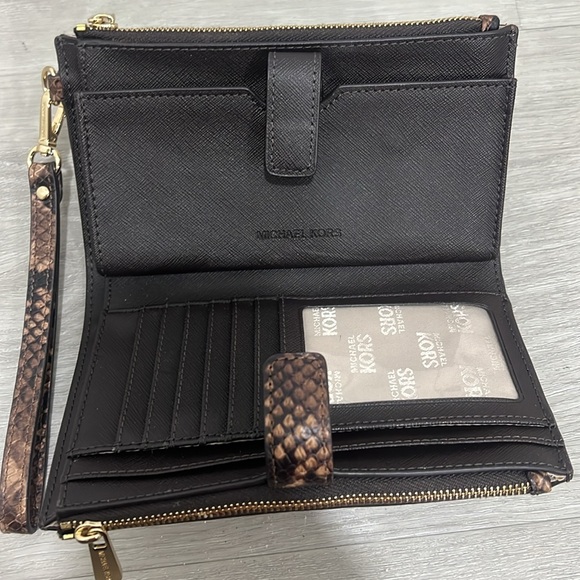 Adele Smartphone wallet leopard print. Brand new - Picture 3 of 6